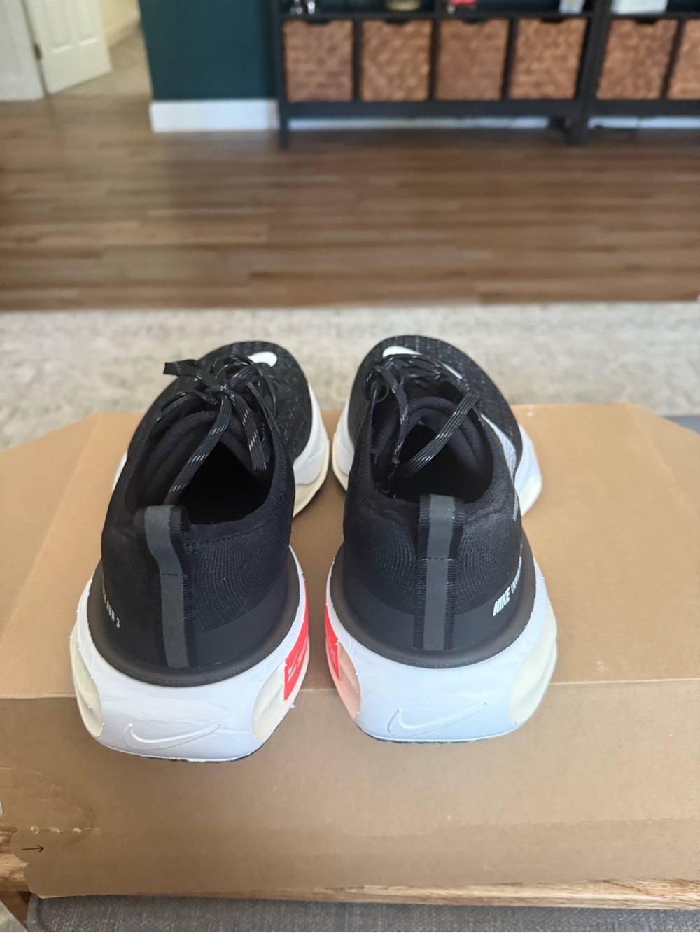 NWT Nike ZoomX Invincible Run Flyknit 3 'Black White' - Picture 6 of 9